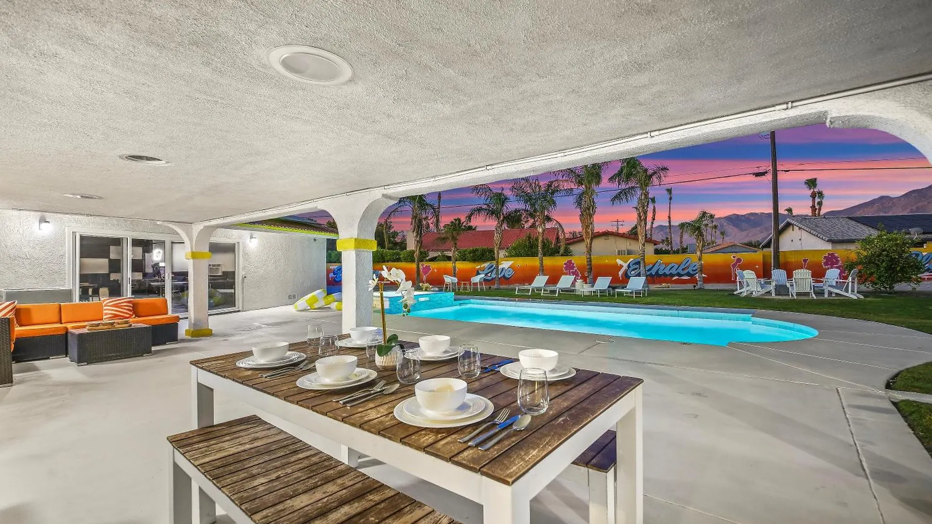 New! Dolce Villa - Volleyball, Heated Pool, Spa, Gameroom 팜 스프링스